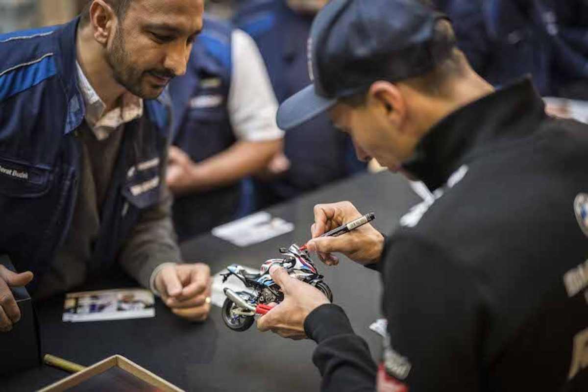 Zu Besuch in der BMW-Welt in Berlin