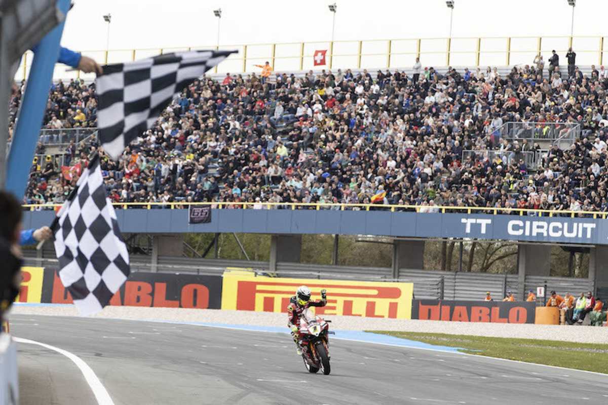 Alvaro Bautista gewinnt beide Rennen in Assen