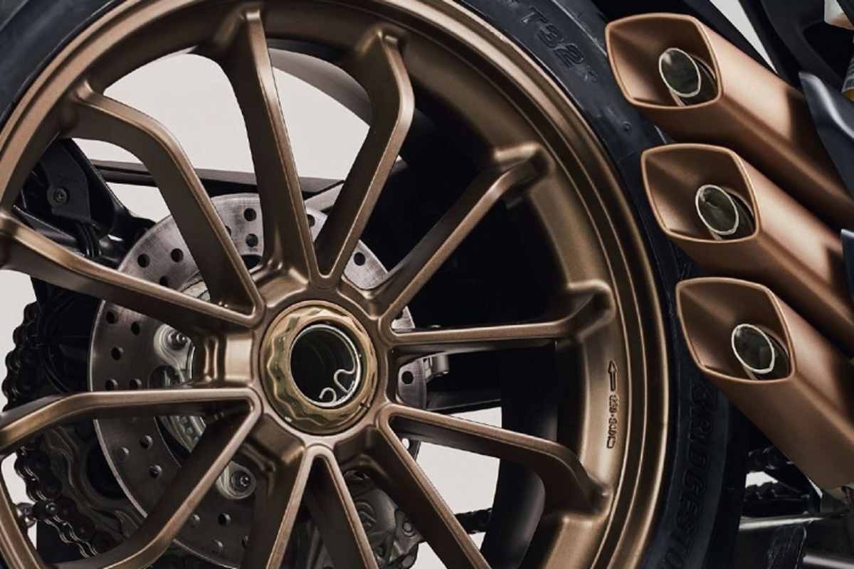 Auch die Reisemaschine von MV Agusta ist eine bestechend schöne Metallskulptur