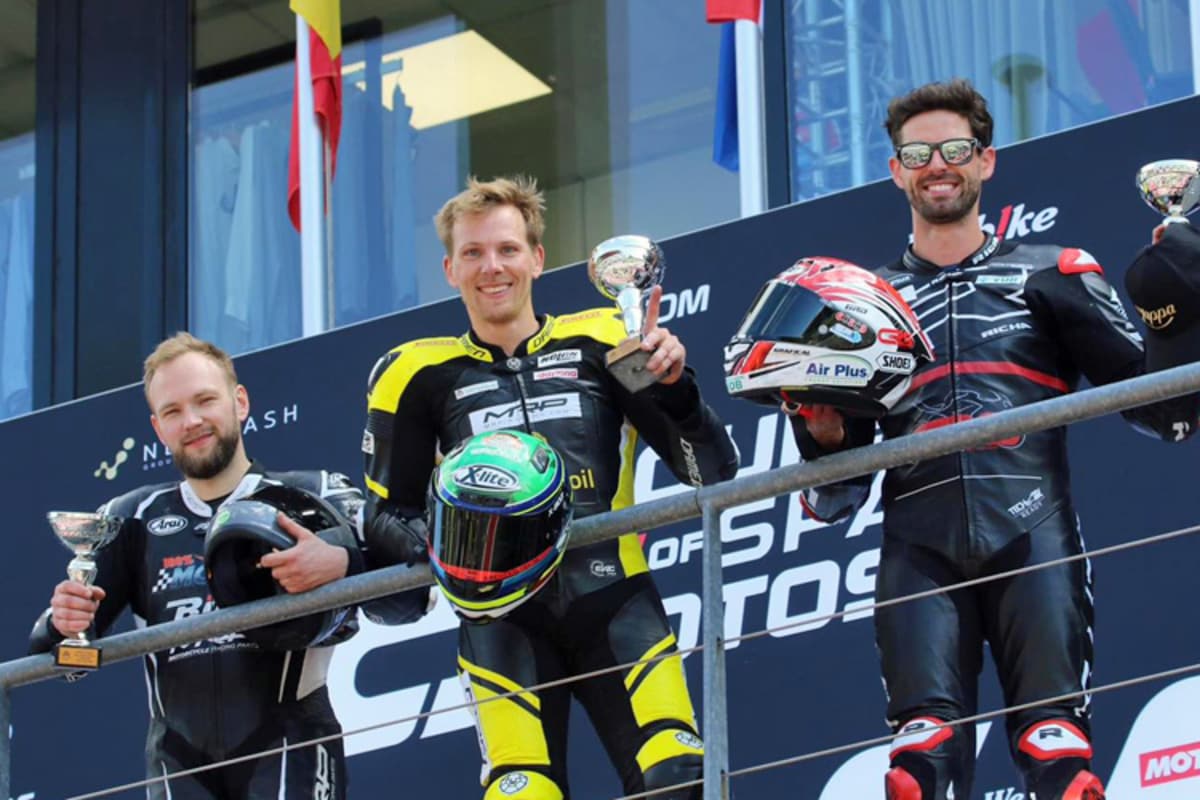 Pepijn Bijsterbosch in der Mitte