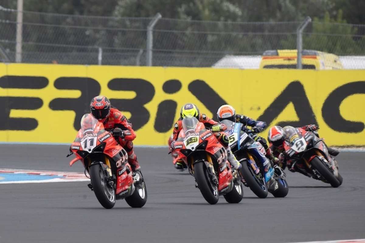 Nicolò Bulega, Álvaro Bautista, Andrea Locatelli