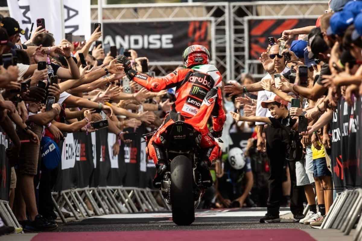 Nicolò Bulega gewinnt das Rennen