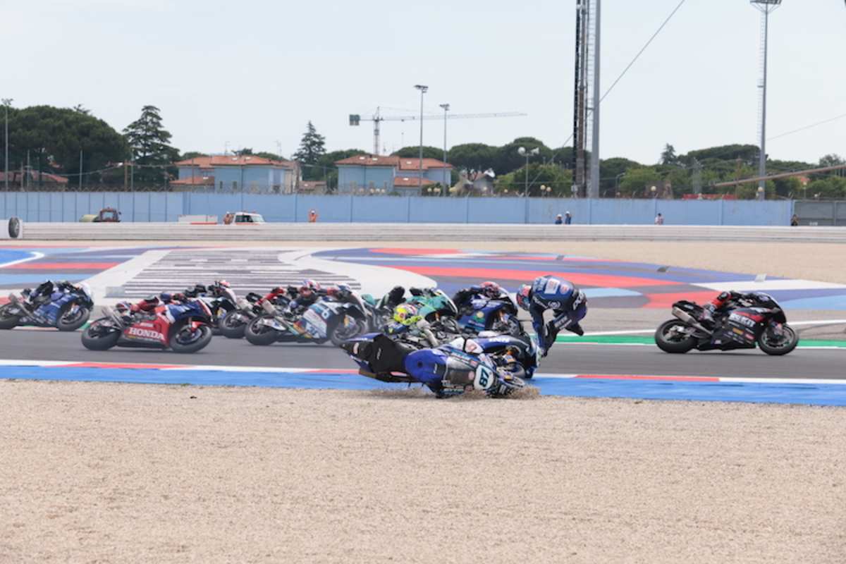 Der Sturz von Dominique Aegerter in Misano