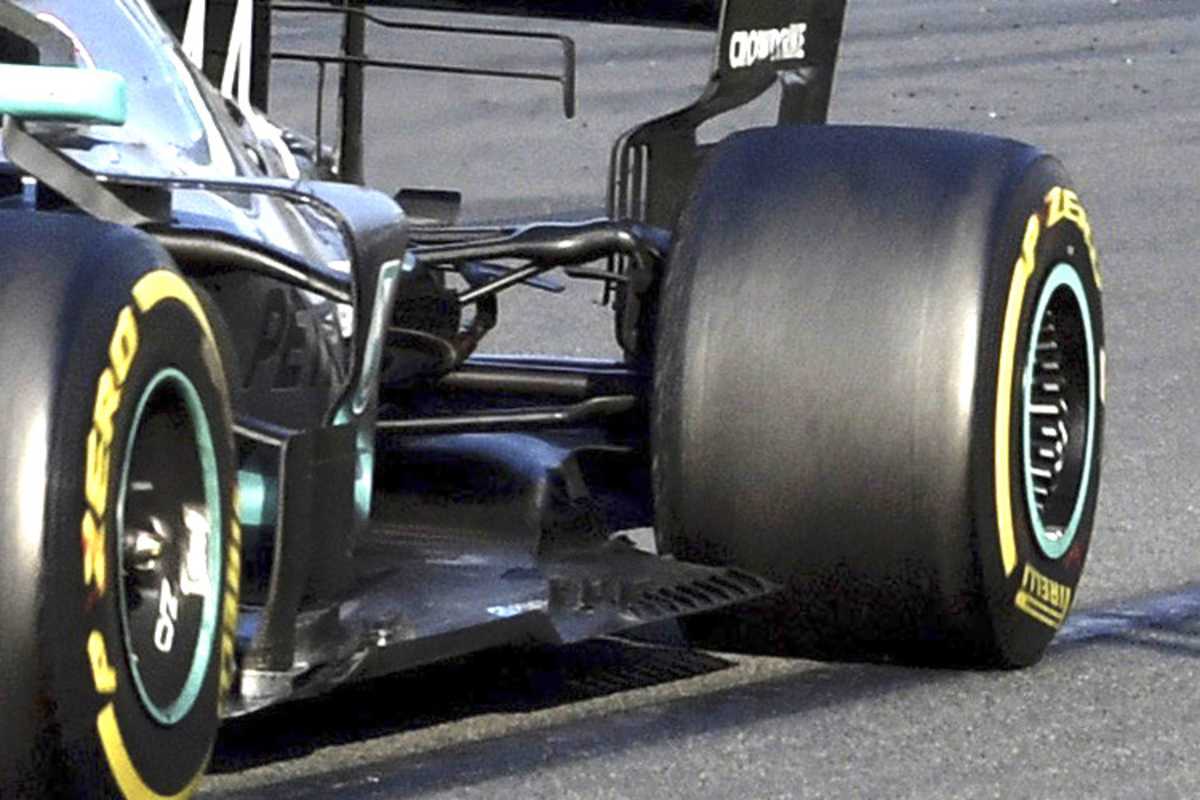 Der Wagen von Hamilton mit abgebrochenem Boden