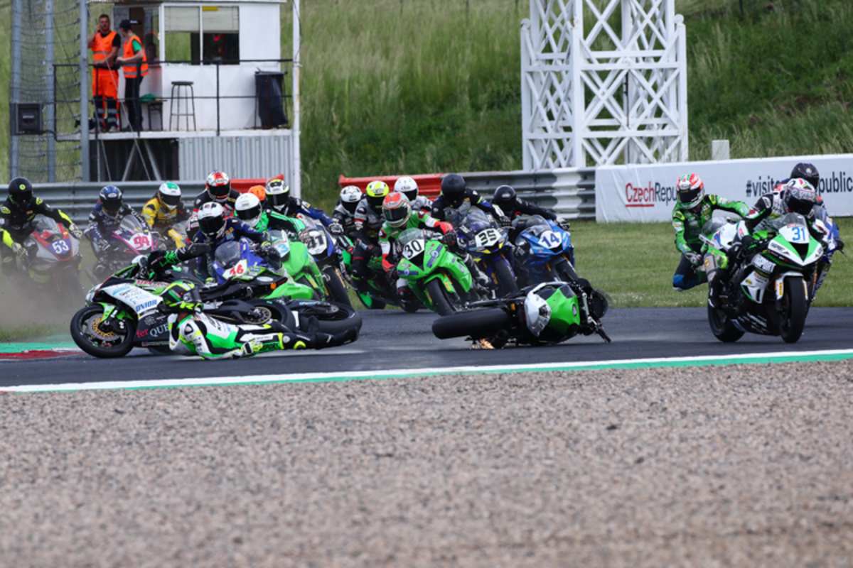 Supersport Crash in der Schikane