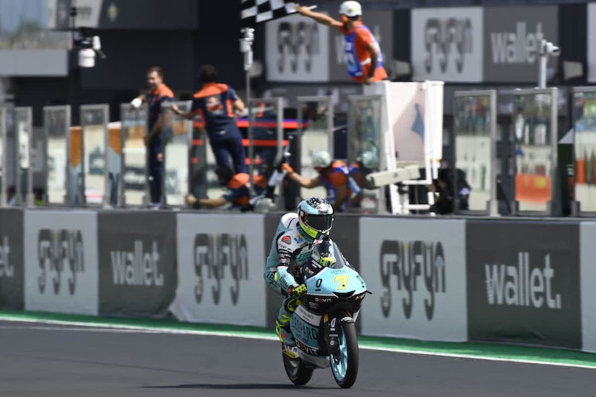 Dennis Foggia gewinnt das Rennen