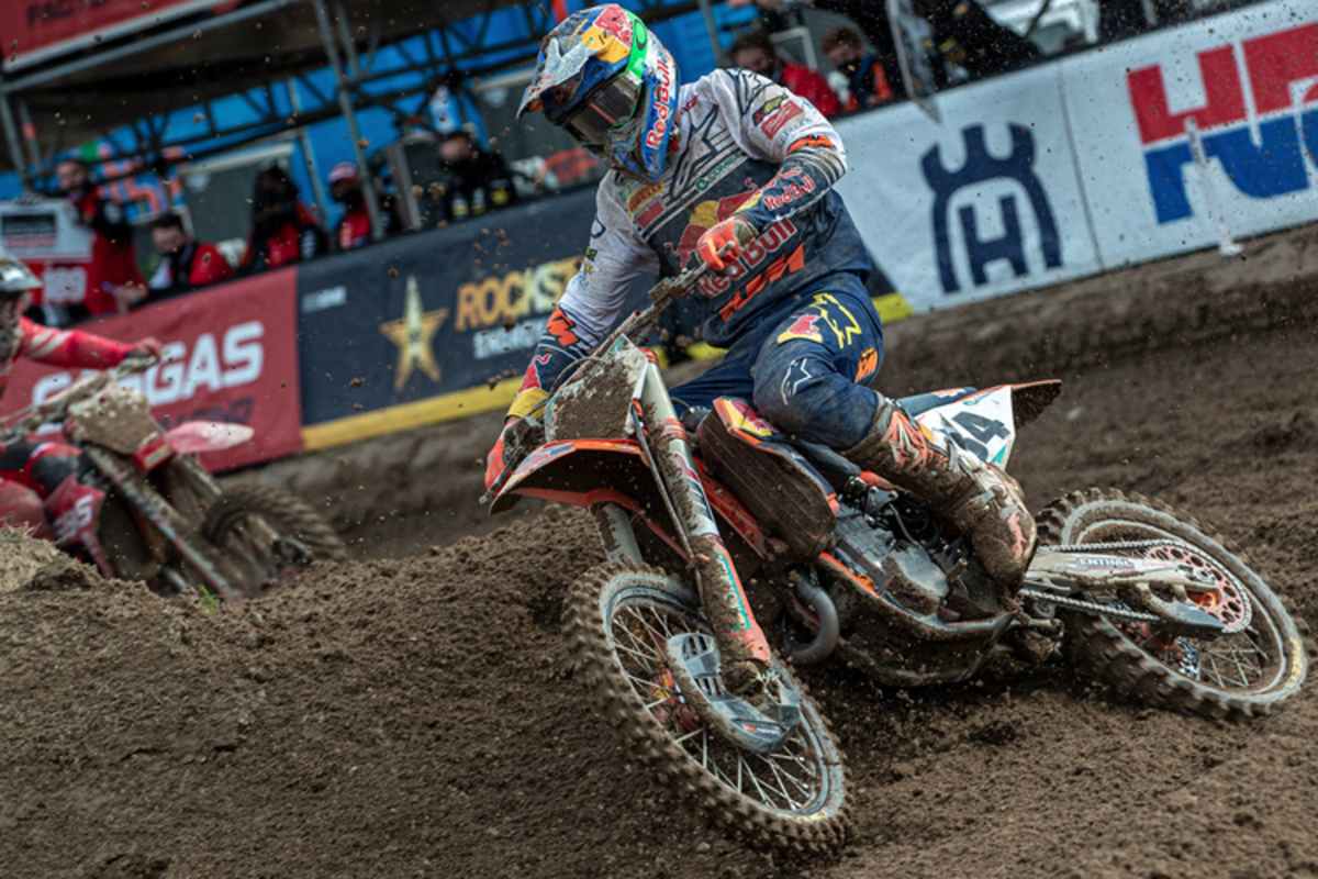 Jeffrey Herlings setzt sich gegen seinen Landsmann Brian Bogers durch