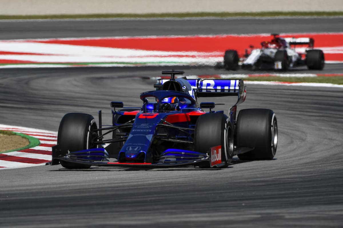 Alex Albon vor Kimi Räikkönen