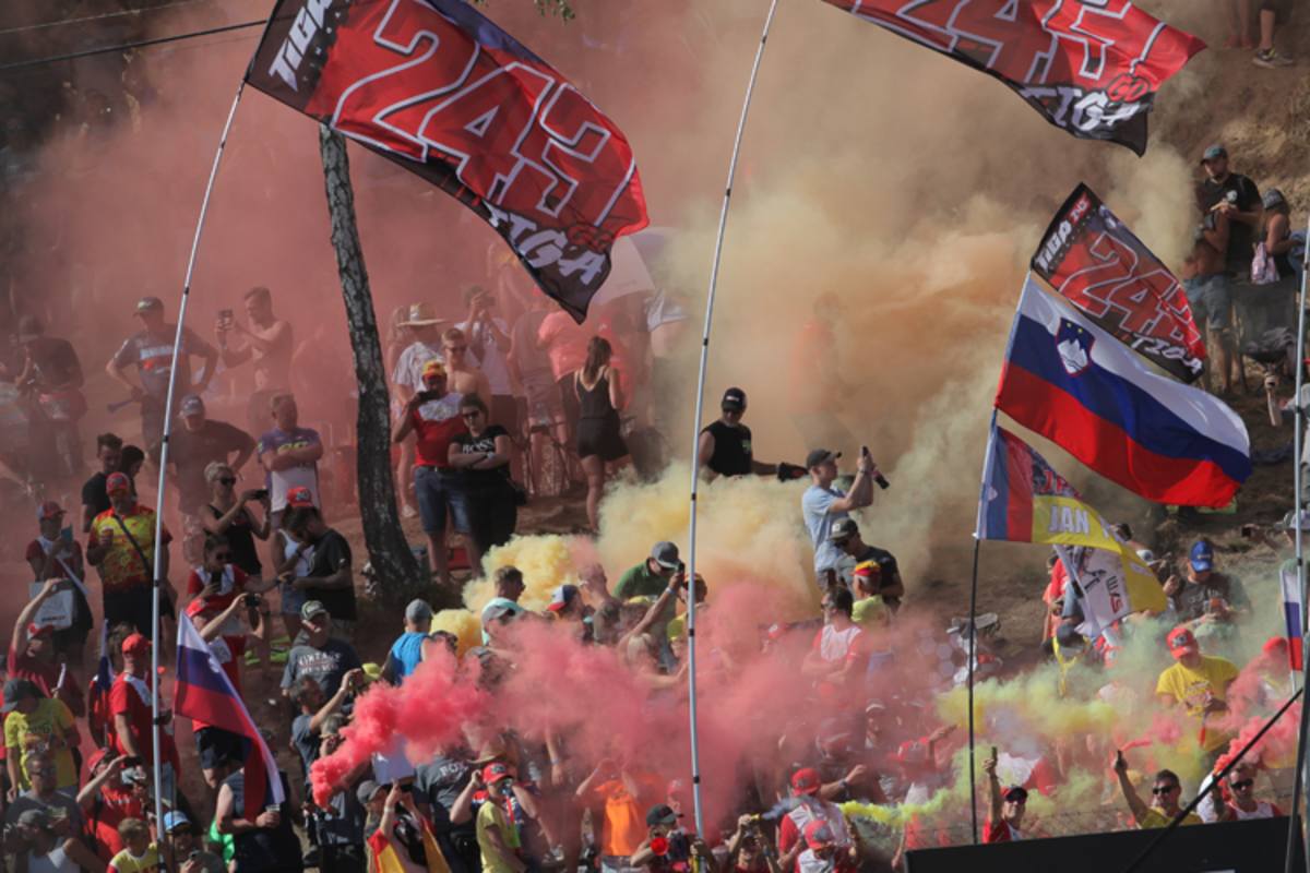 Die Fans von Tim Gajser in Loket