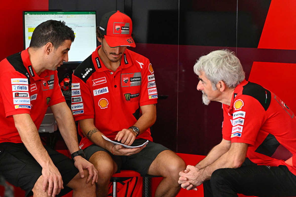 Pecco Bagnaia mit Ducati-Rennchef Gigi Dall'Igna