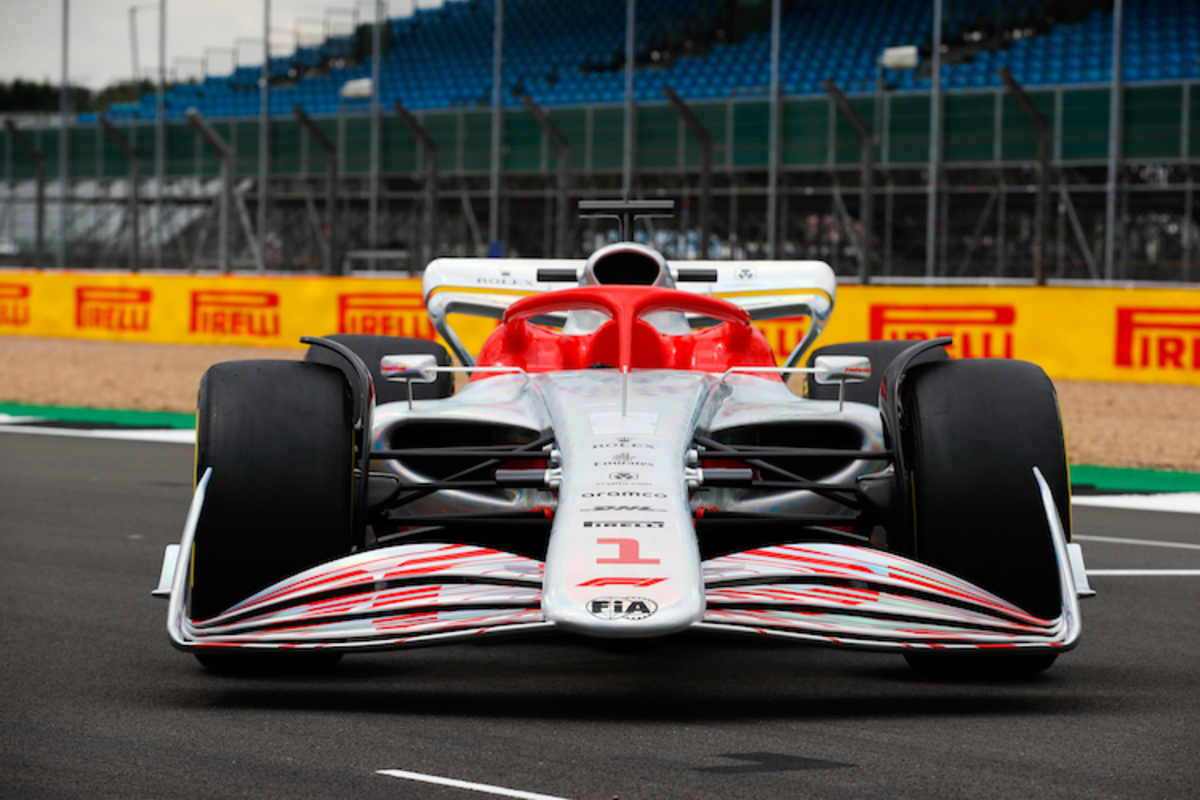 Der Frontflügel ist vereinfacht und robuster