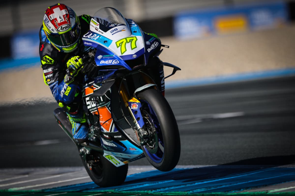 WorldSBK-Pilot Aegerter amüsiert sich beim IDM-Besuch in Assen