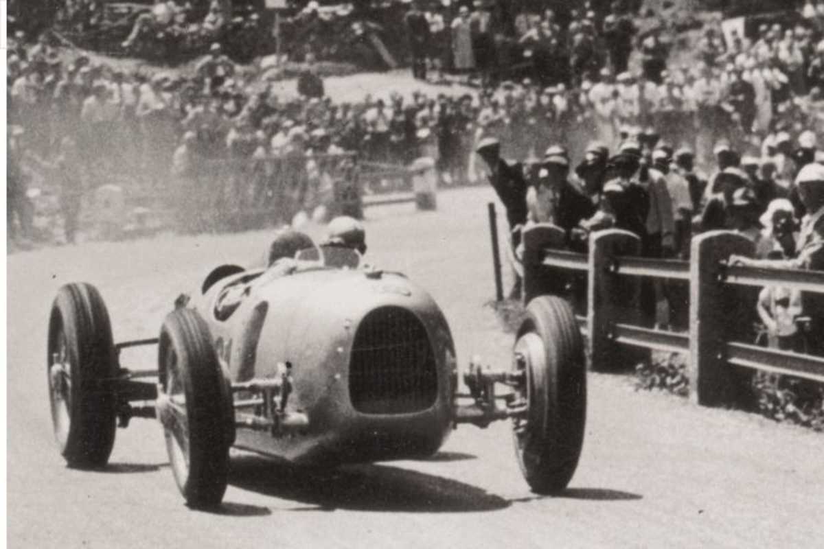 Im Auto Union-16-Zylinder-Rennwagen 1934: Bergkönig Hans Stuck