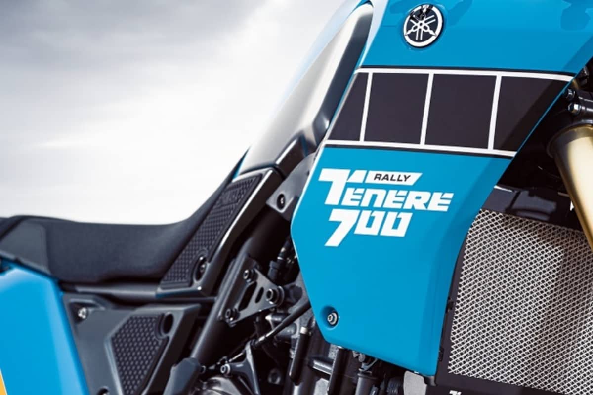 Einteilige Rallye-Sitzbank und gummierte Flanken für mehr Komfort im Stehen und im Sitzen