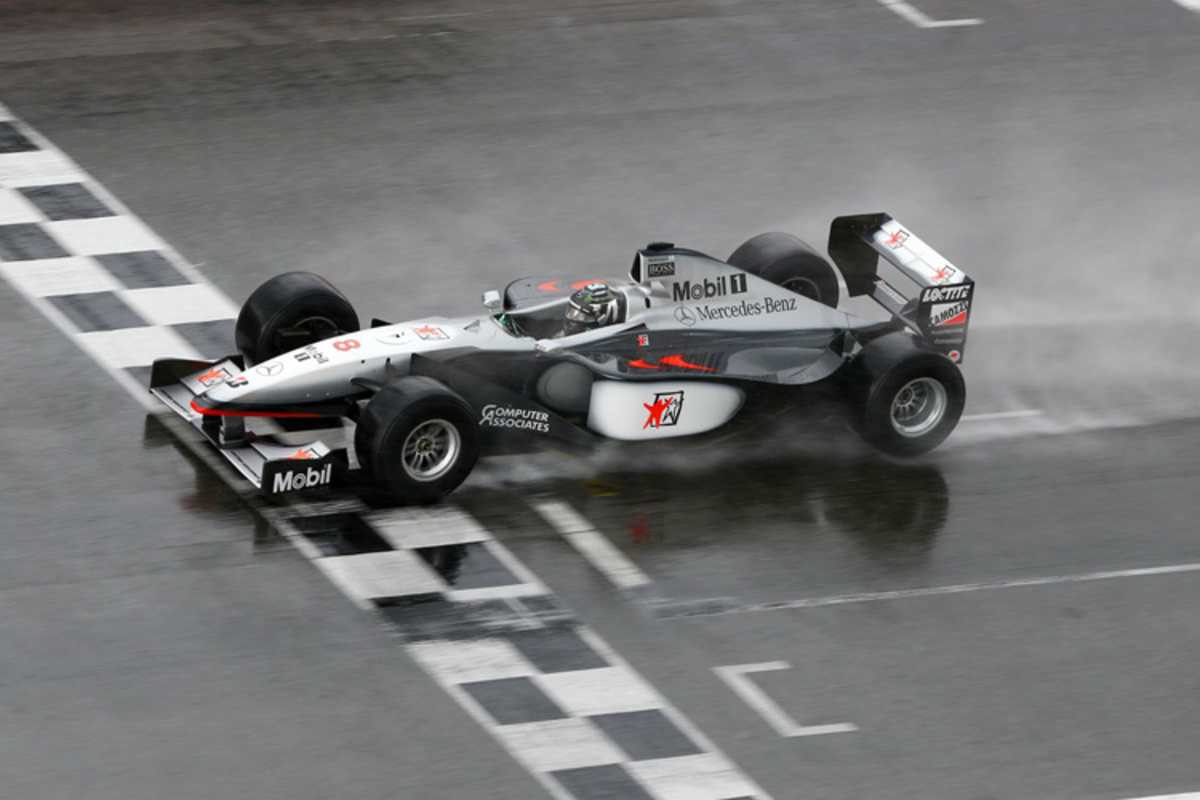 Ungewohntes Bild: Nico Rosberg im McLaren-Mercedes von Mika Häkkinen aus der Saison 1998