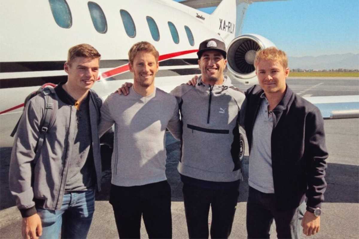 Mit seinen Kumpels Max Verstappen, Romain Grosjean und Daniel Ricciardo