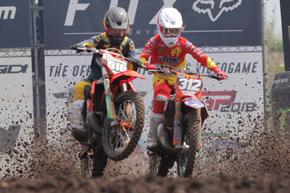 Simon Längenfelder am Start der EMX125