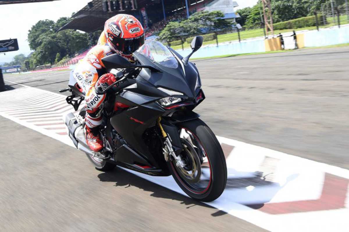 Eine Fahrt auf der Honda CBR250RR durfte natürlich nicht fehlen