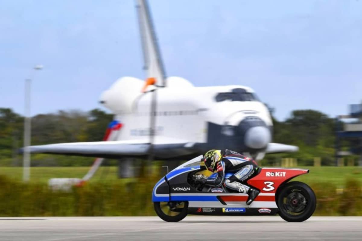 Die Kulisse für die Rekordfahrt passte