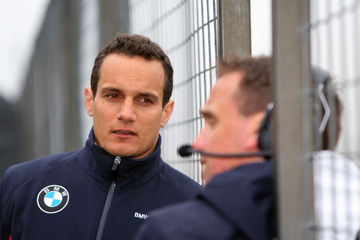 Alex Hofmann tauscht die Lederkombi gegen den Rennoverall