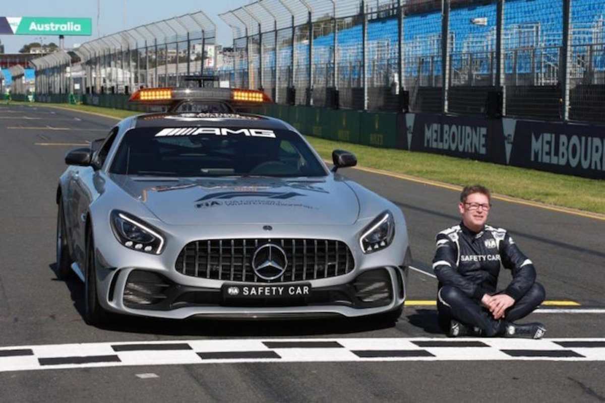 Bernd Mayländer mit dem modernen Safety-Car von Mercedes