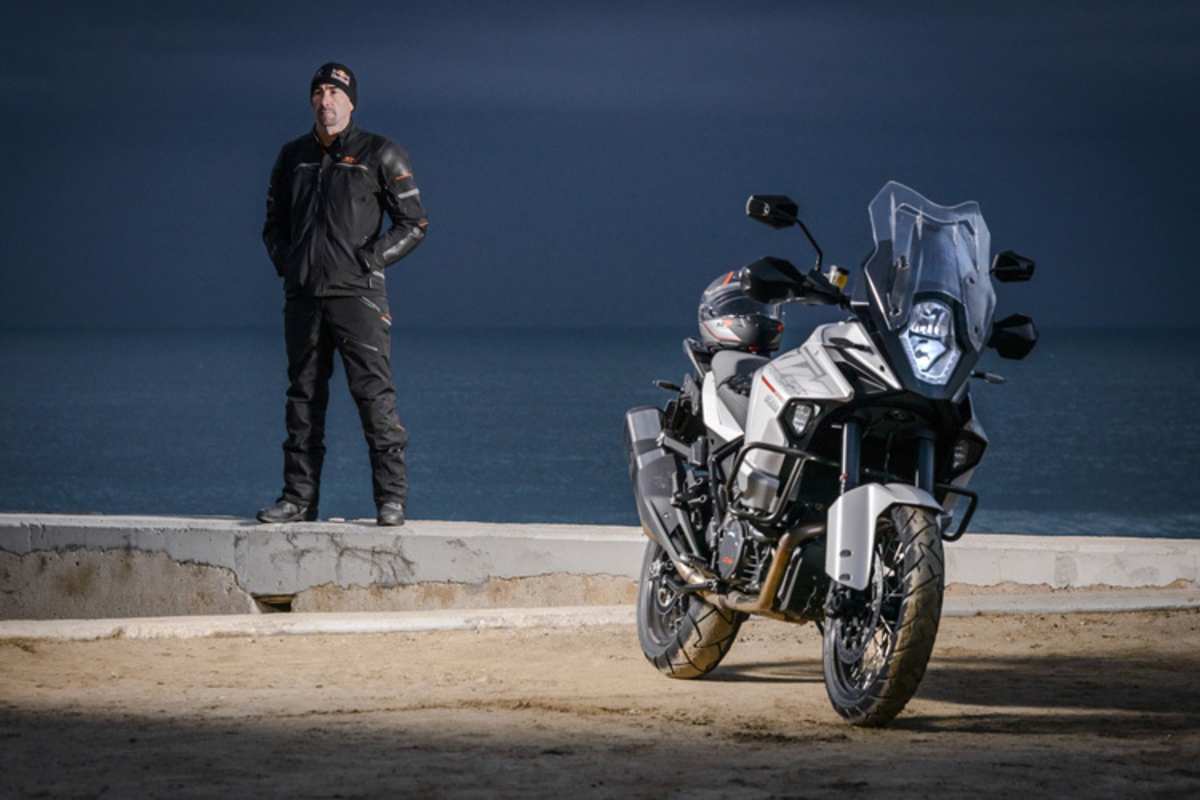 Luc Alphand wollte nur fahren – KTM führte ihn zum Anhalten um Fotos zu machen