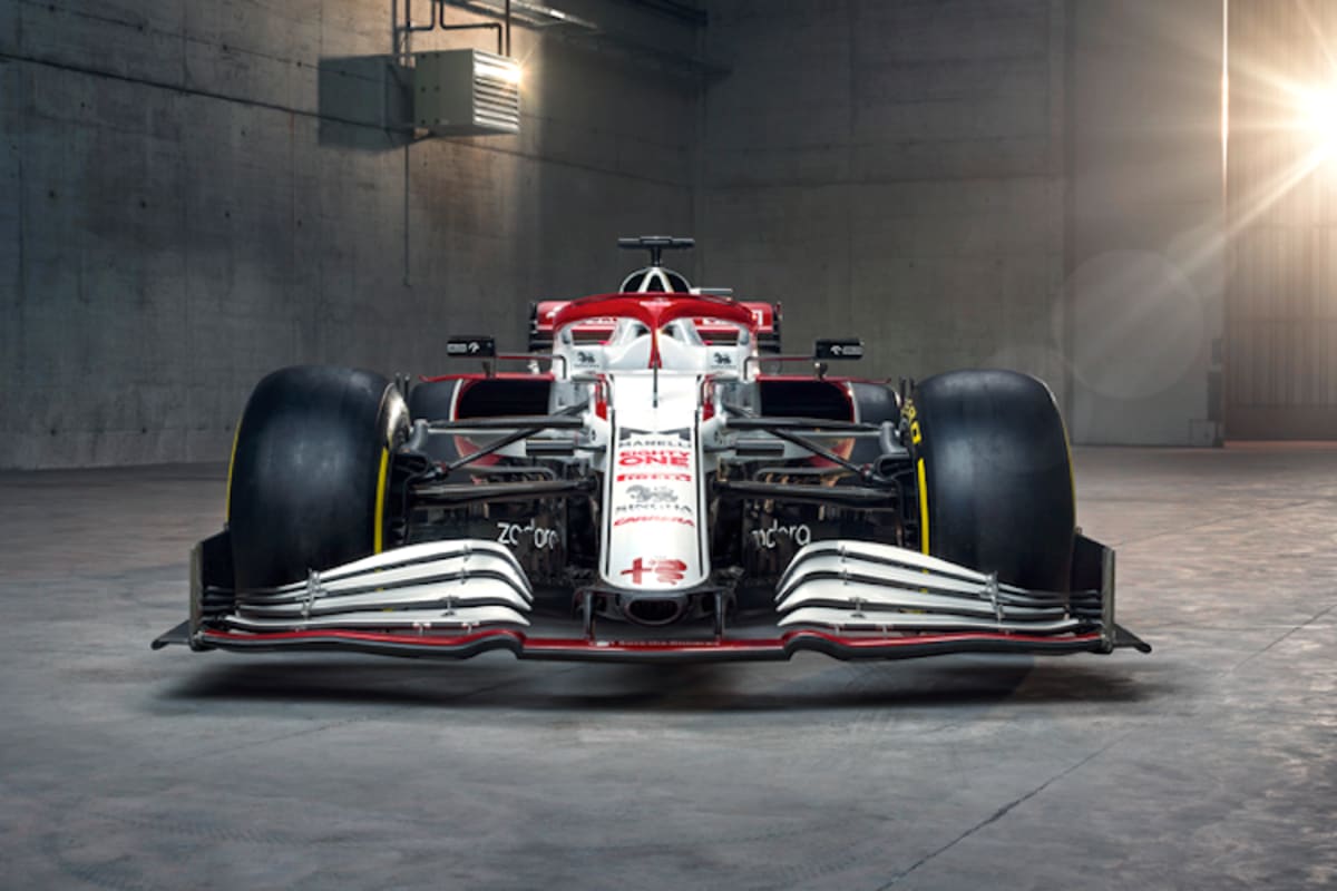 Die Fahrzeugnase ist umgestaltet worden