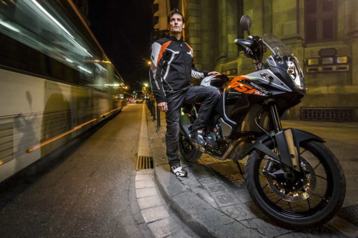 Mark Webber fühlt sich genauso wohl auf zwei Rädern