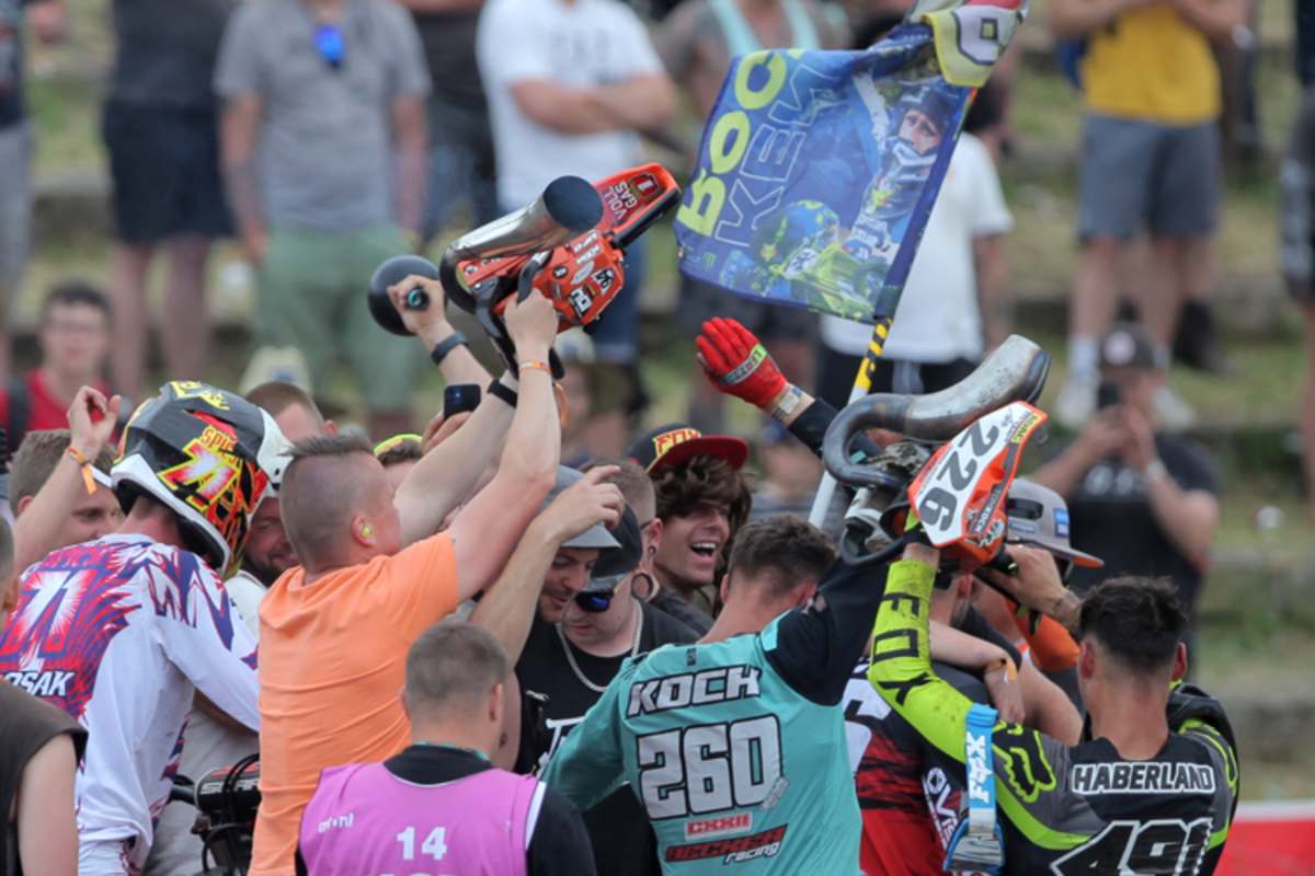 Die Fans im Talkessel