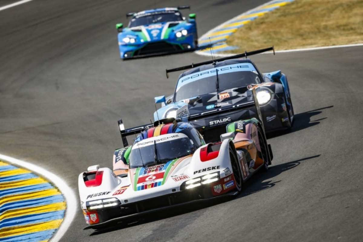 Verkehr fuer den Werks-Porsche 963