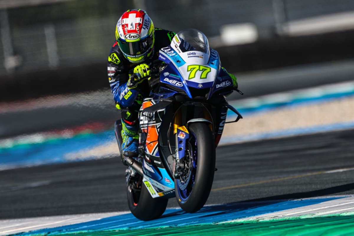 WorldSBK-Pilot Aegerter amüsiert sich beim IDM-Besuch in Assen