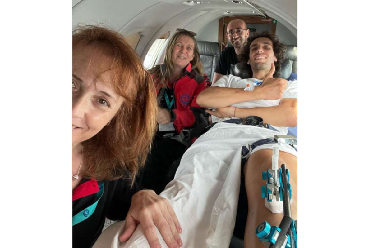 Mit externem Fixateur am Bein wurde Rins von Florenz nach Madrid gebracht