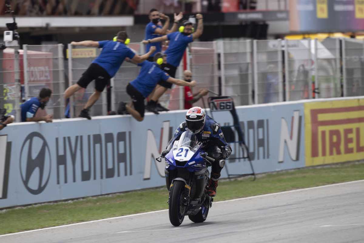 Randy Krummenacher gewinnt Lauf 1