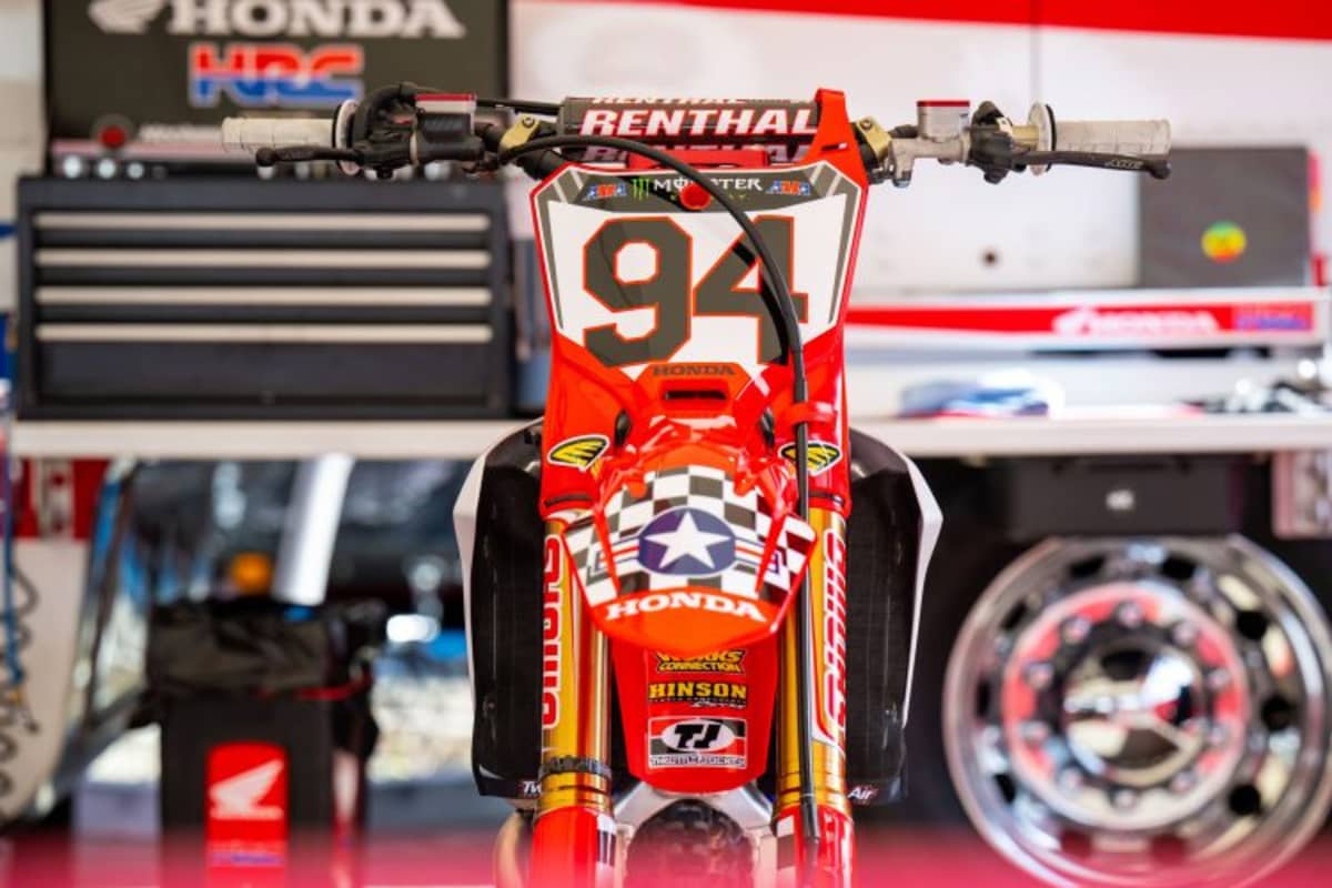 Roczens Honda im P51 Jagdfliegerlook