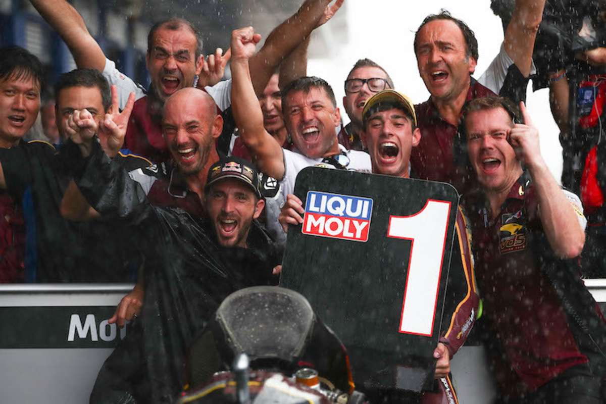 Tony Arbolino gewinnt das Rennen