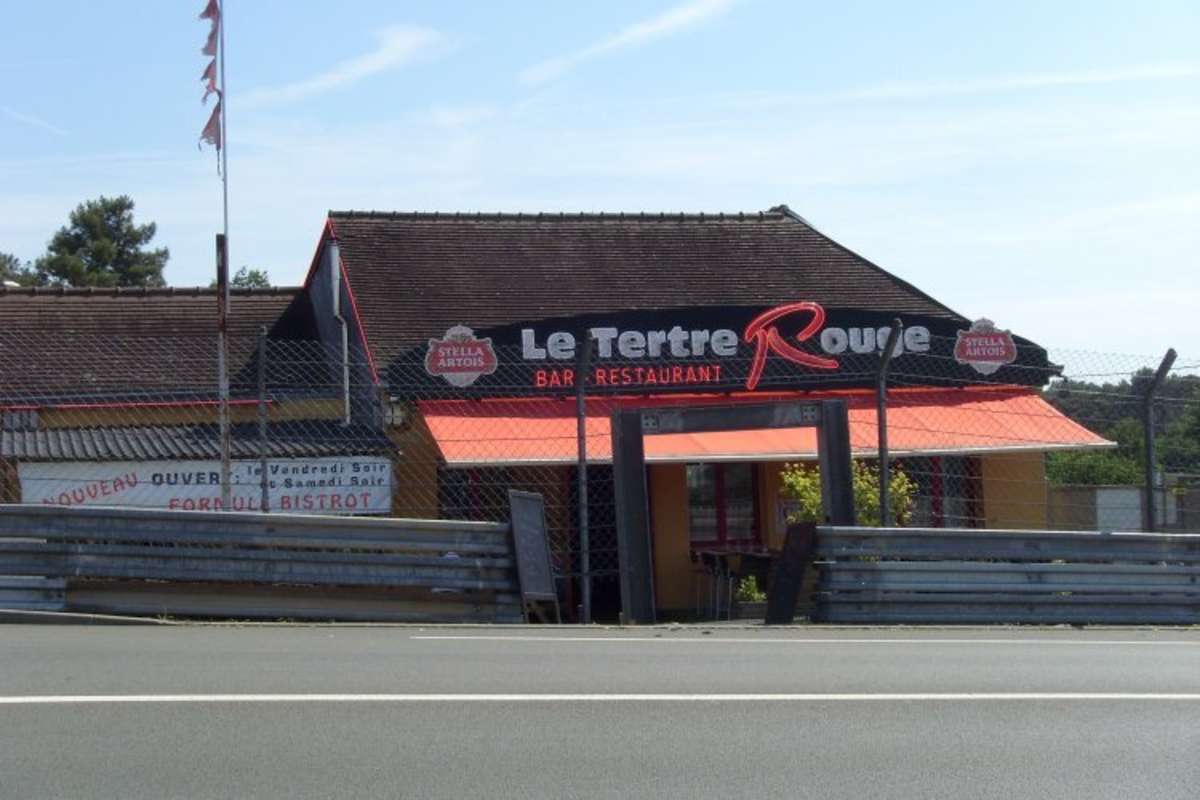 Le Tertre Rouge: Kneipe mit viel Stimmung in der Rennwoche