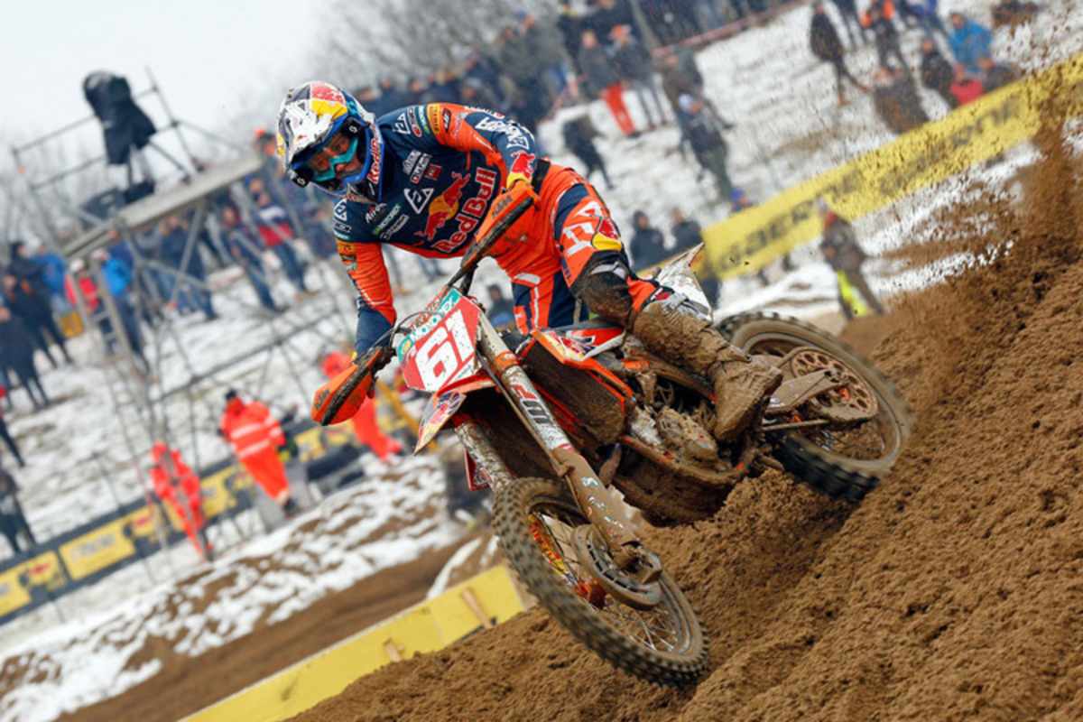 Jorge Prado gewann das MX2-Rennen und erreichte im MXGP/MX2-Superfinale das Podium