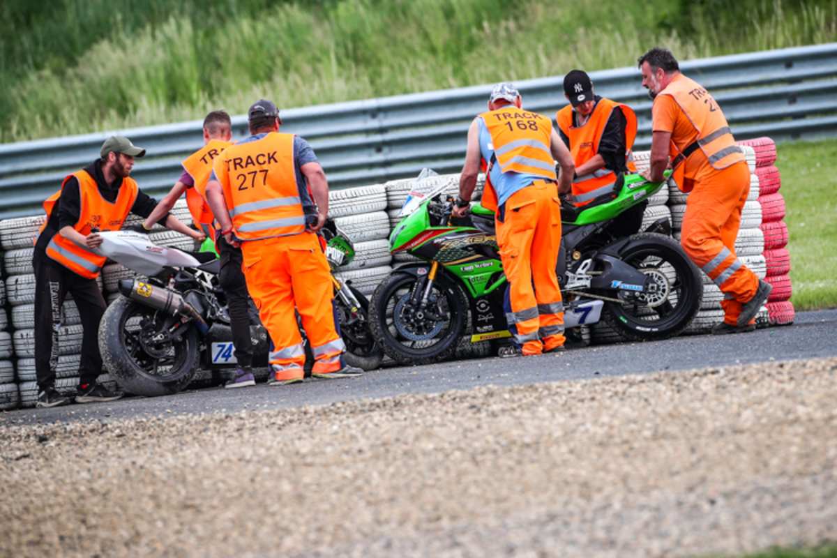 Supersport Crash in der Schikane