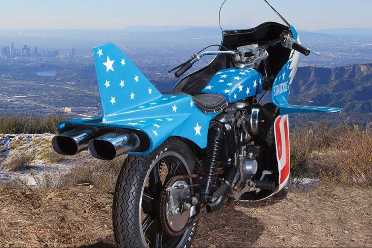 Das Stratocycle ist ausgerüstst mit zwei Jettriebwerken, angetrieben vom Abgasstrom des Sportstermotors 