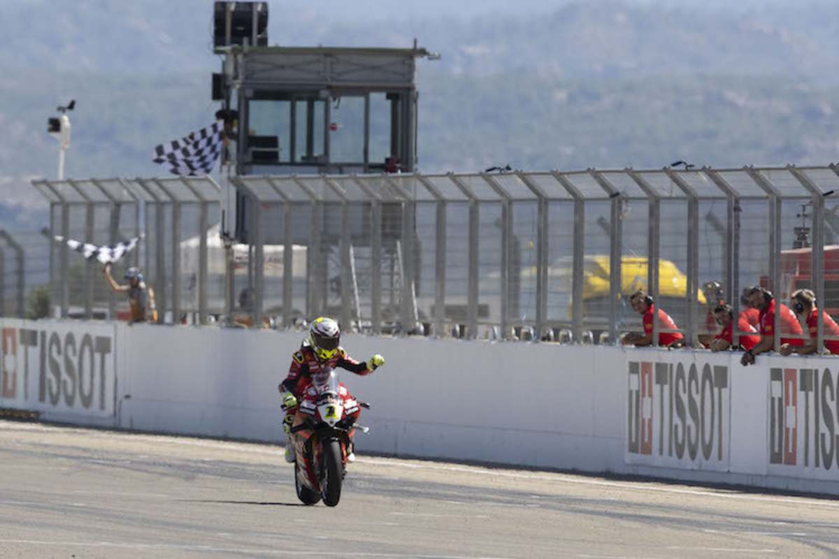 Alvaro Bautista gewinnt das Rennen