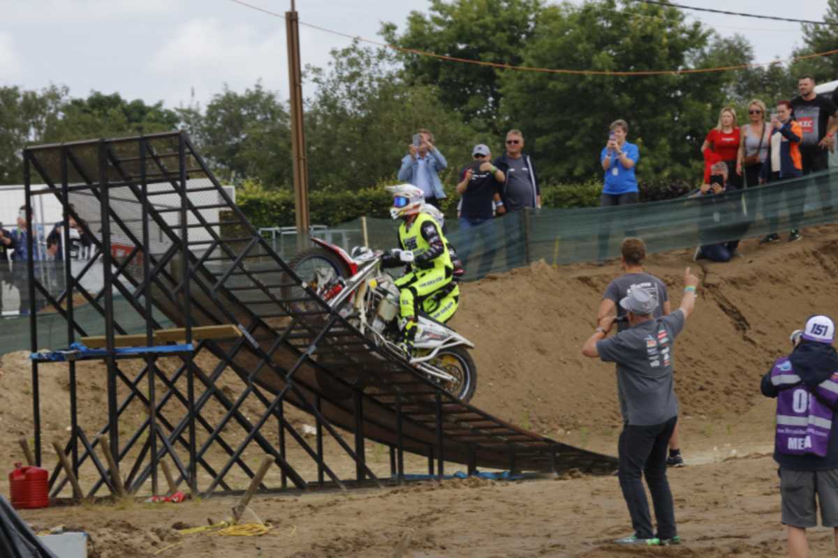 Anlauf zum Rückwärtssalto