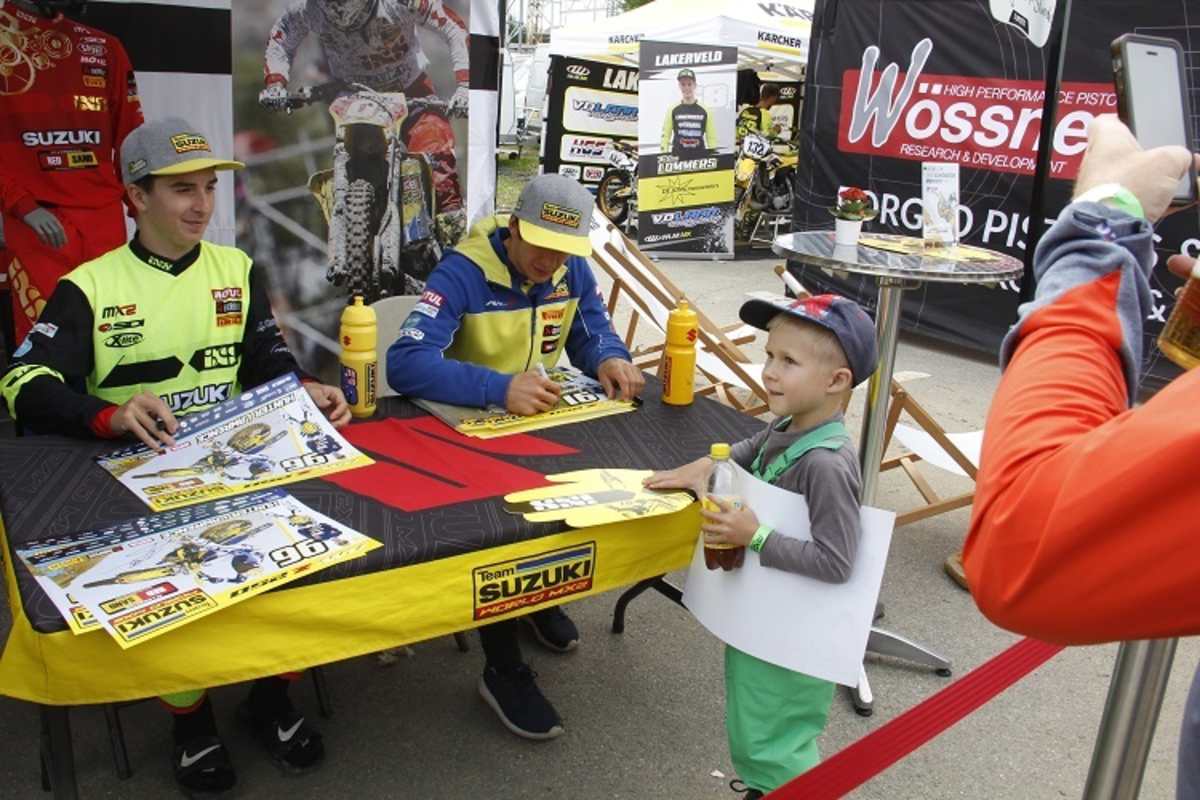 Autogrammstunde mit Hunter Lawrence und Jeremy Seewer (rechts), dem Held von Frauenfeld