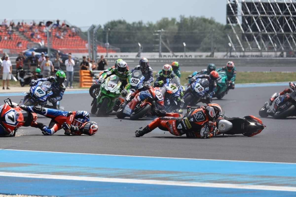 Massenunfall auf dem Balaton Park Circuit