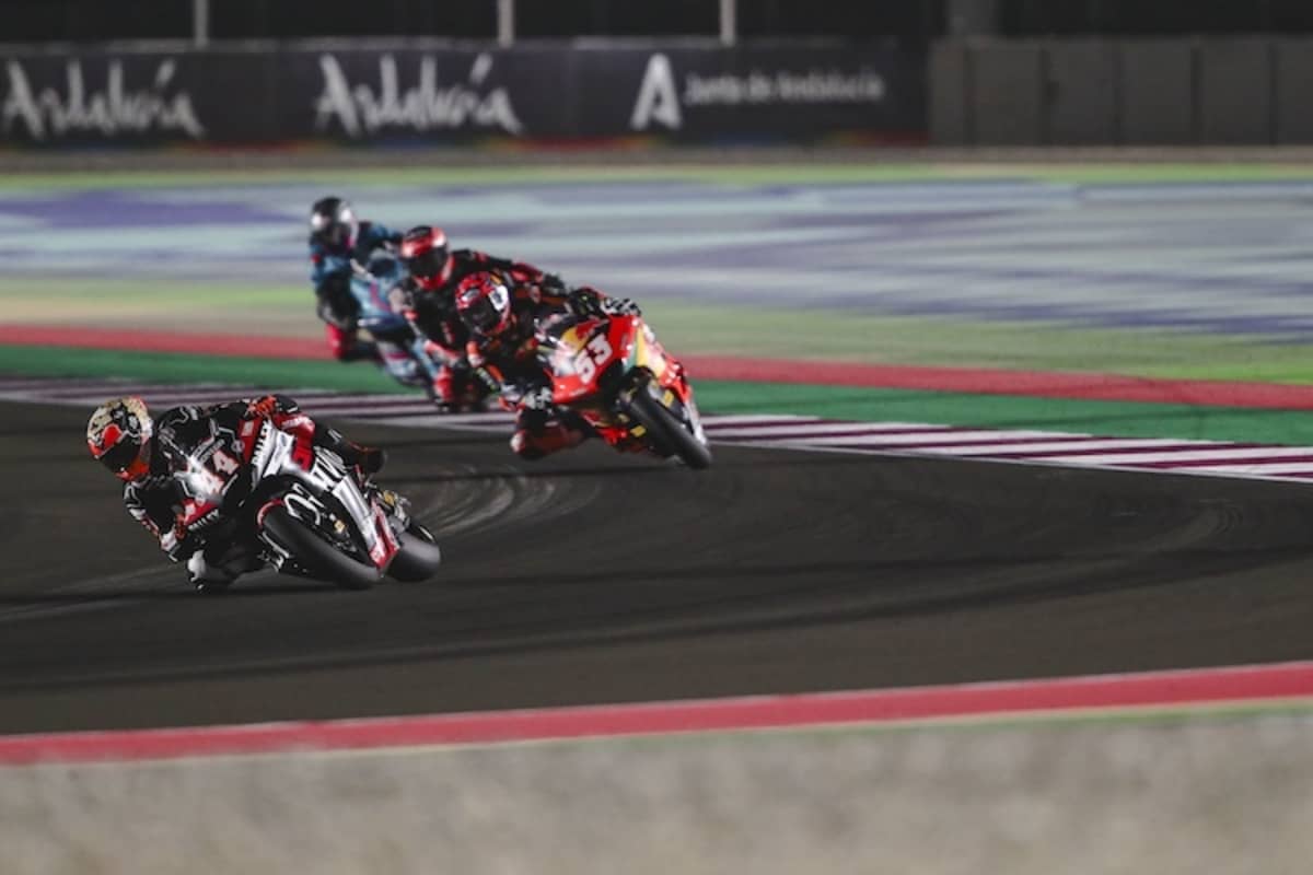 Aron Canet kämpfte sich nach einem miserablen Start durch das Moto2-Feld