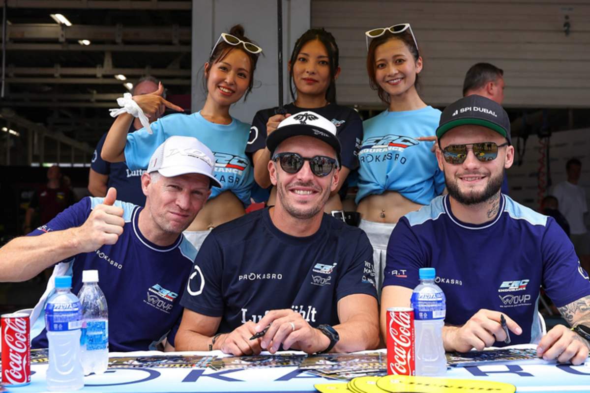 Ilya Mikhalchik mit Kollegen