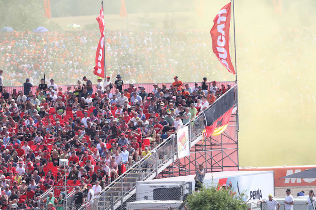 Willkommen zum Rennen am Sachsenring