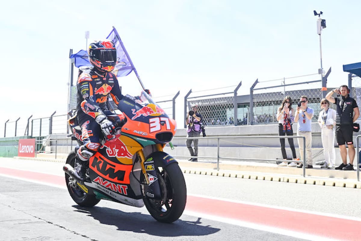 Pedro Acosta gewinnt das Rennen