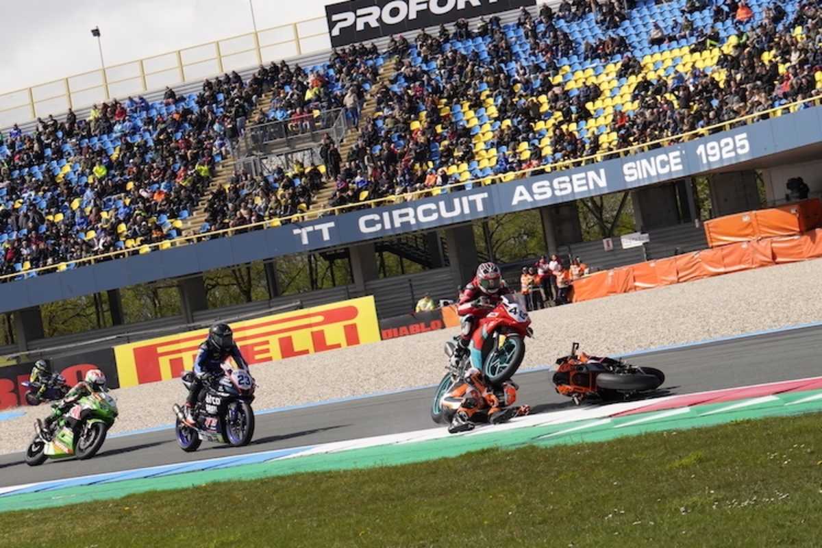 Der Sturz von Jeffrey Buis in Assen