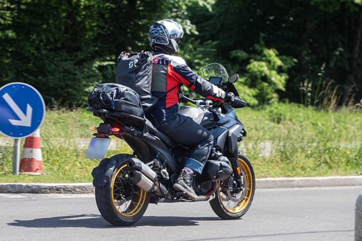 Oberhalb des Rücklichts ist Platz für ein (optionales) Heckradar