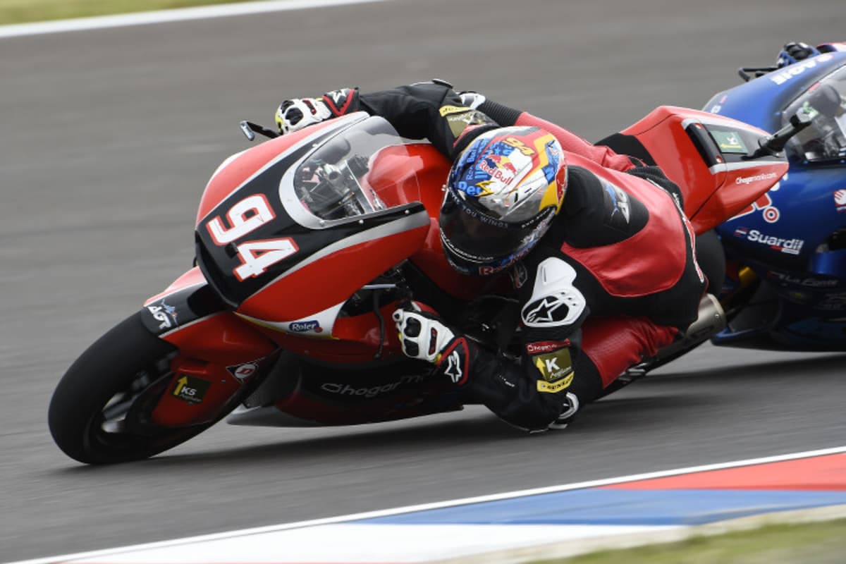 Jonas Folger pflügte von ganz hinten durch das Feld